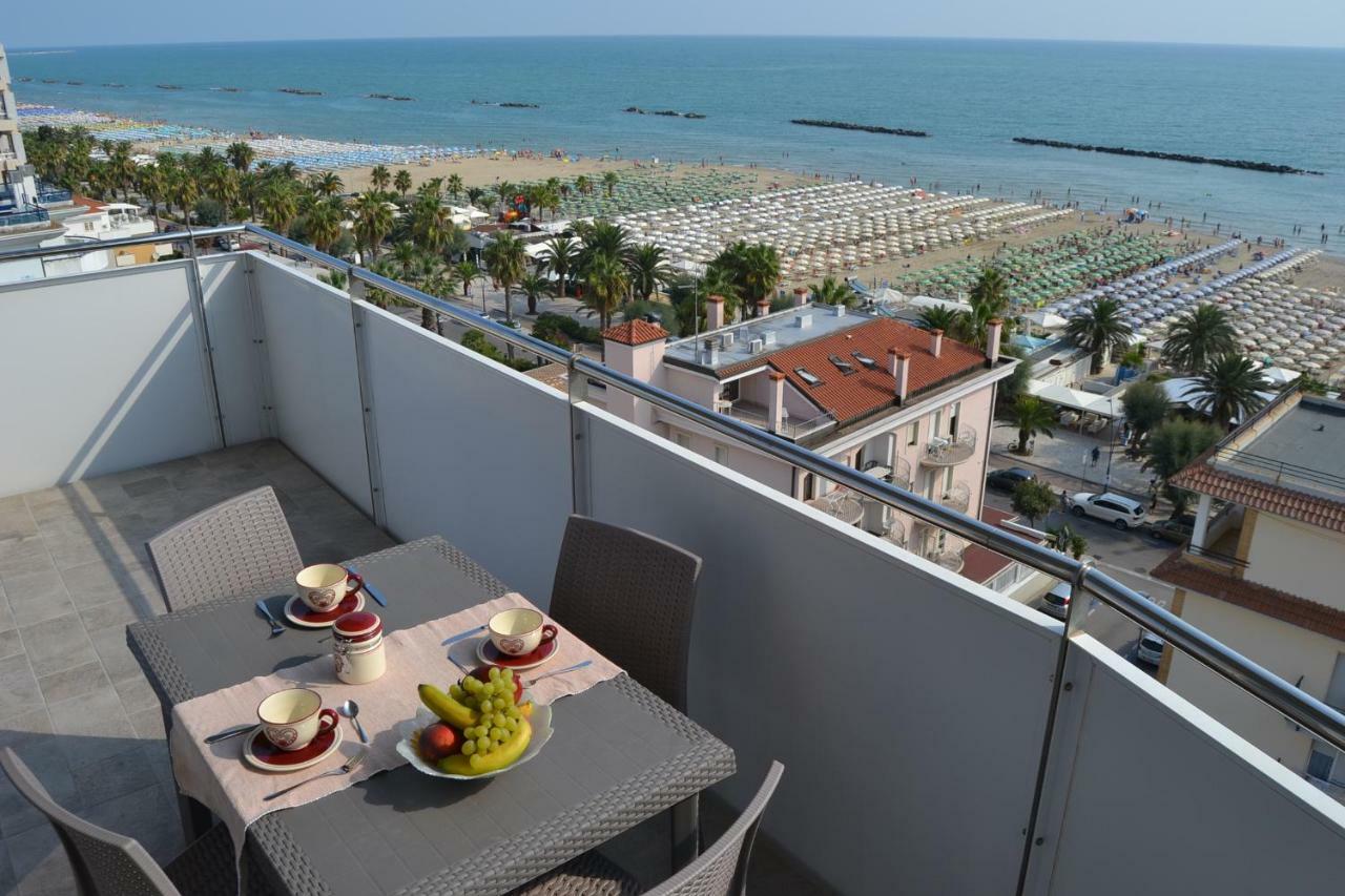 شقة Fronte Mare Panoramico San Benedetto سان بنيديتّو ديل ترونتو المظهر الخارجي الصورة